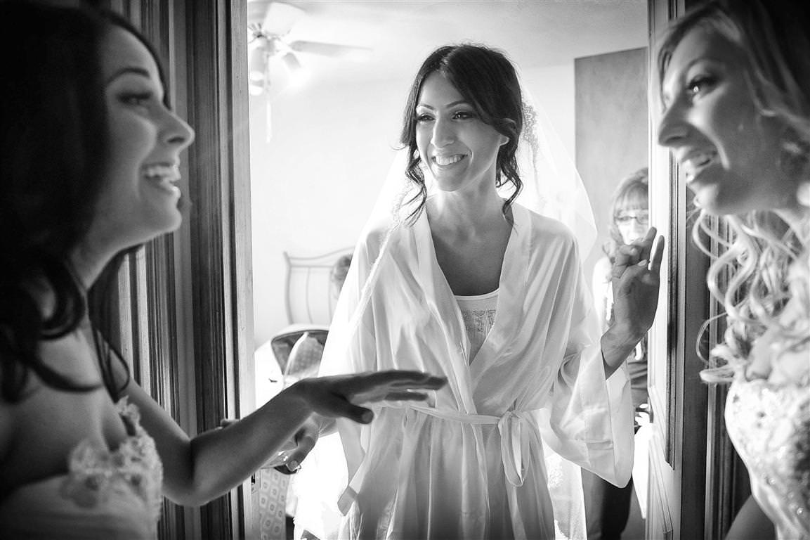 astonishing wedding getting ready bride bridesmaids emotional moment black white photo by lavimage montreal