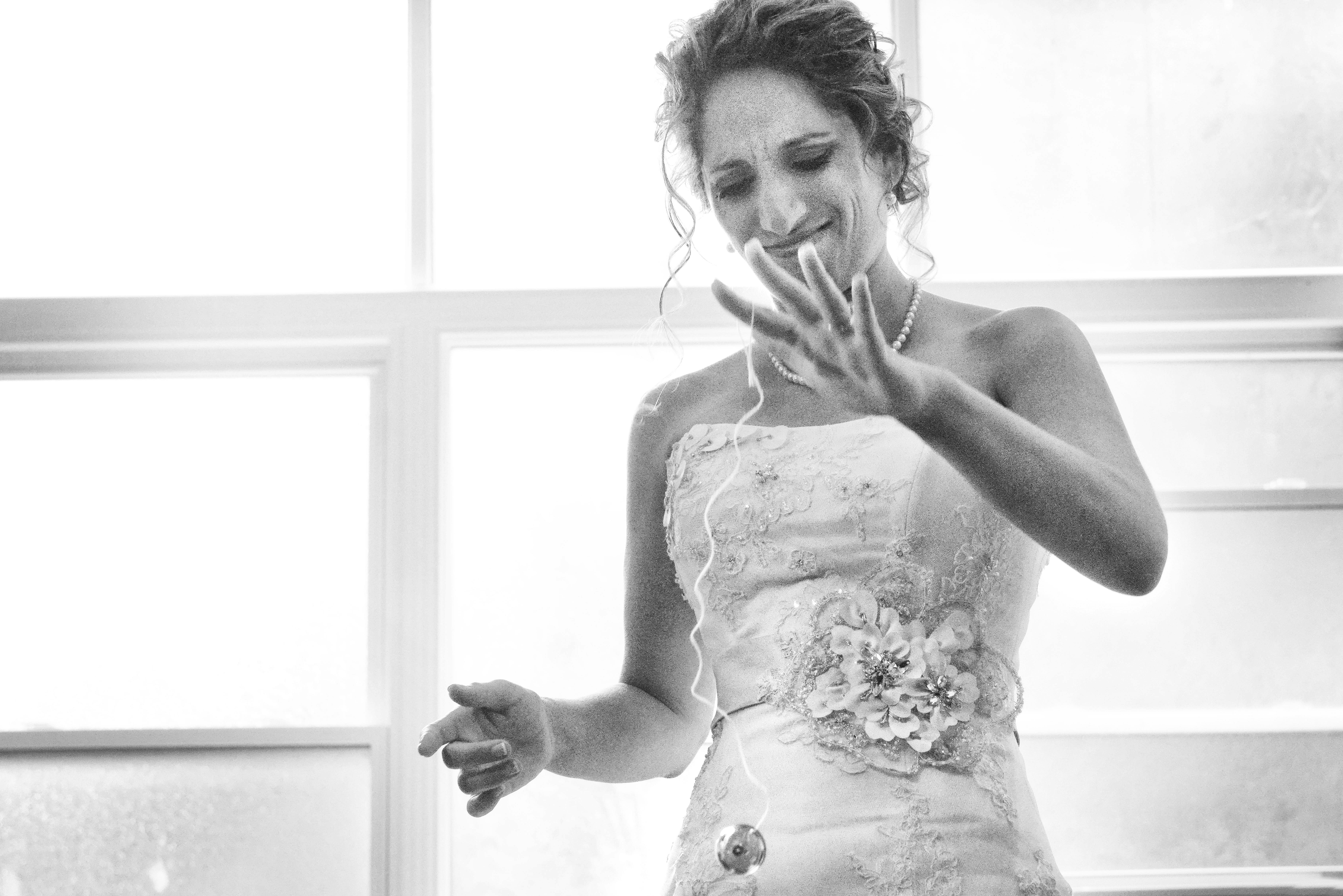 charming wedding bride's artistic black white portrait by lavimage montreal