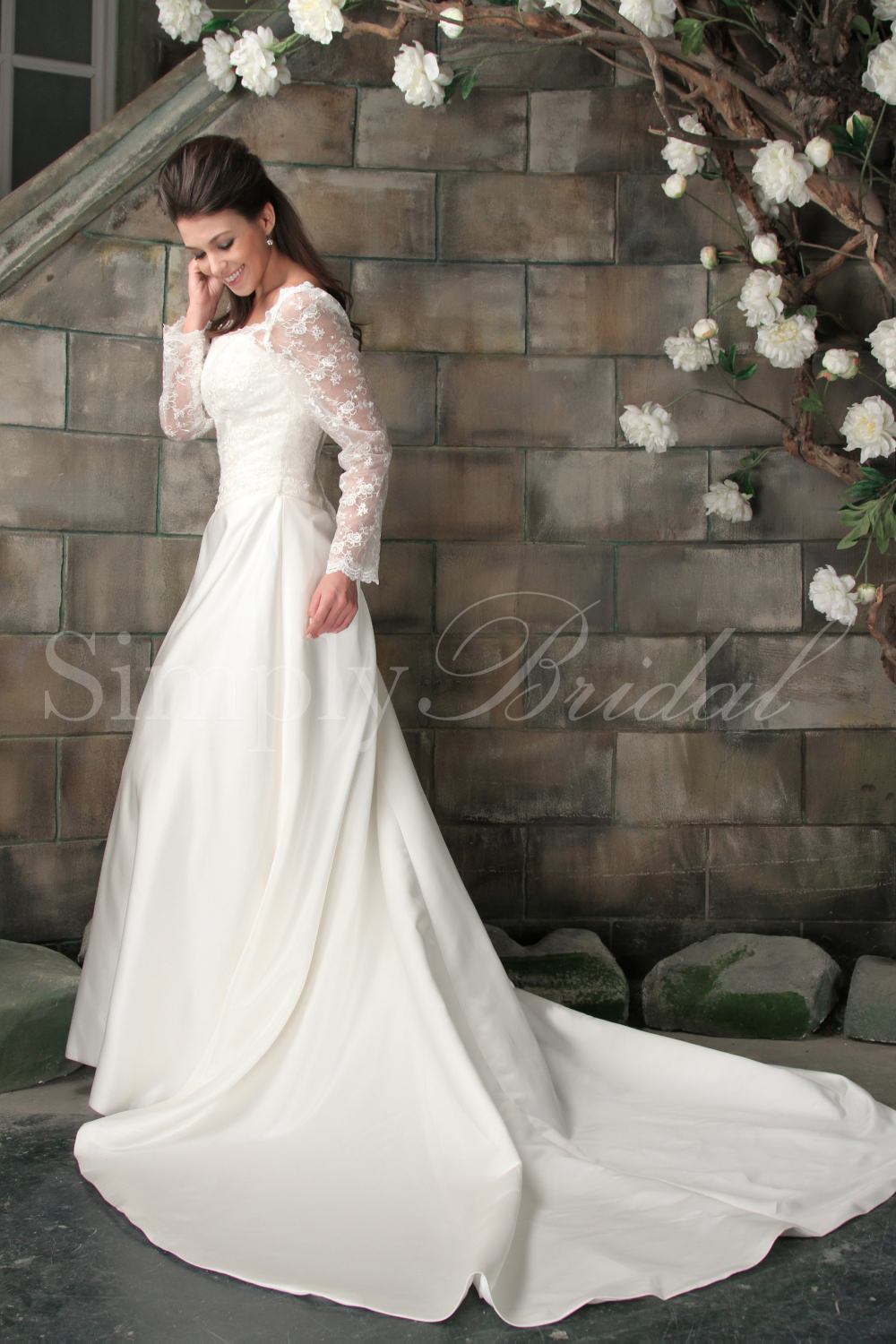 2013 wedding dress trends dress trimmed with lace long sleeves guest post by lavimage montreal