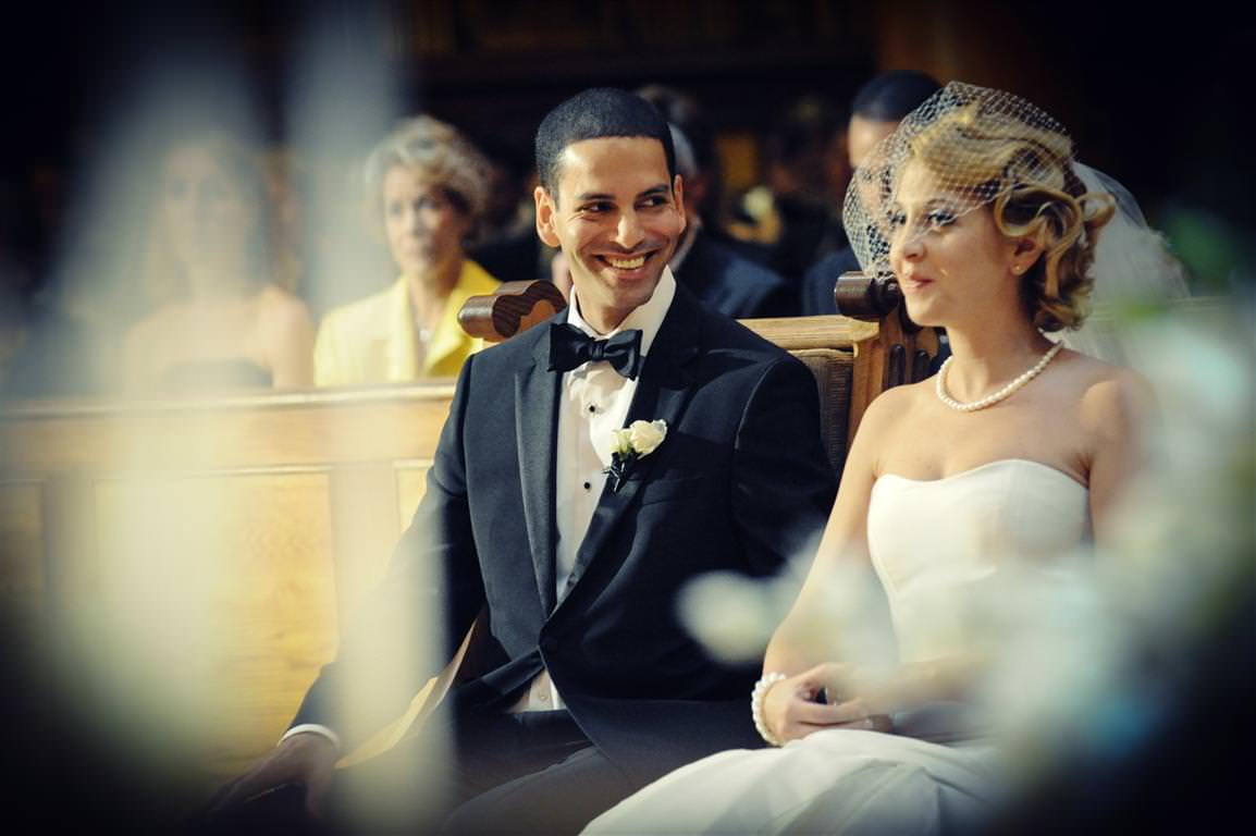 colored wedding photos ceremony bride groom first row by lavimage montreal