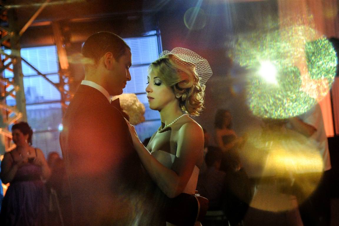 coloder wedding photos reception bride groom first dance by lavimage montreal at the Science Centre Wedding