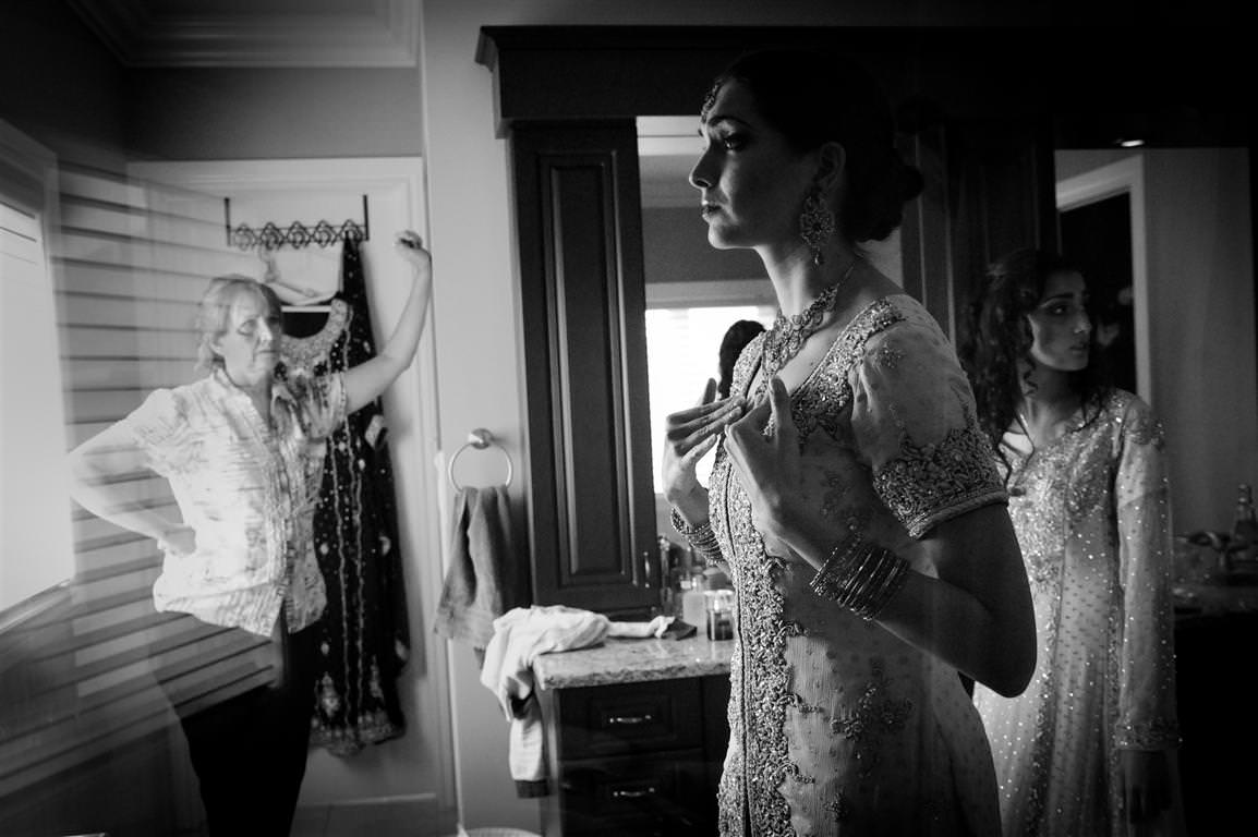 black white wedding photos getting ready bride bridesmaid by lavimage montreal
