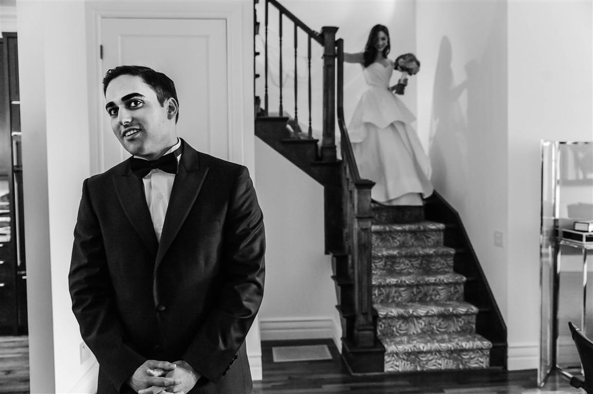 The reveal Groom sees the bride for the first time in the morning of a weeding day, the Jewish wedding at Shaare Hashomayim synagogue photographed by La V image- Wedding photographer Montreal