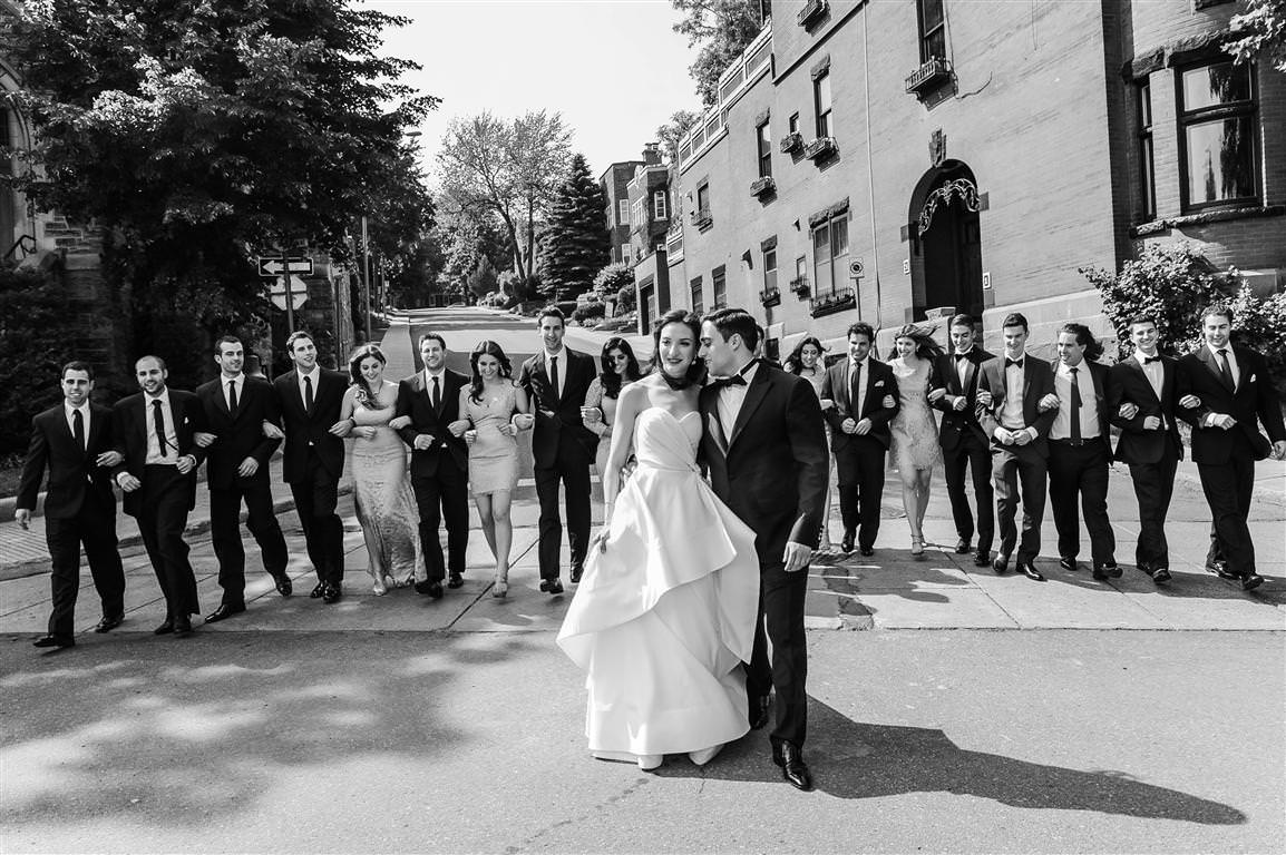 Bridal party portrait at the Jewish wedding at Shaare Hashomayim synagogue photographed by La V image- Wedding photographer Montreal 