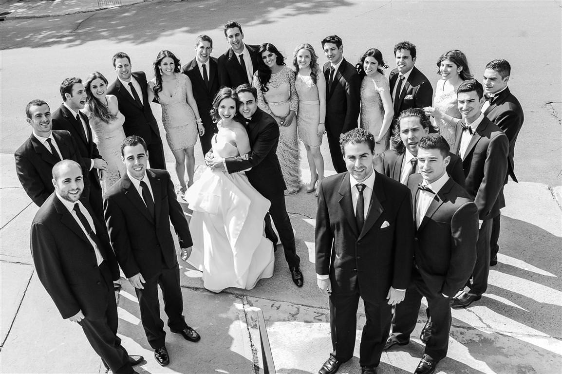 Bridal party portrait at the Jewish wedding at Shaare Hashomayim synagogue photographed by La V image- Wedding photographer Montreal 