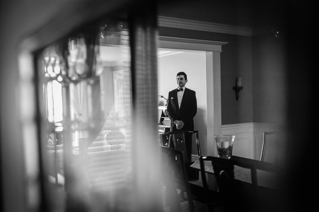 Groom gets ready at the Golf St Raphael photographed by La V image wedding photographer montreal