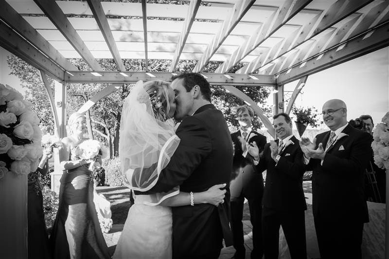 wedding ceremony. Surprise wedding at the Golf St Raphael wedding. Photography by La V image wedding photographer Montreal.